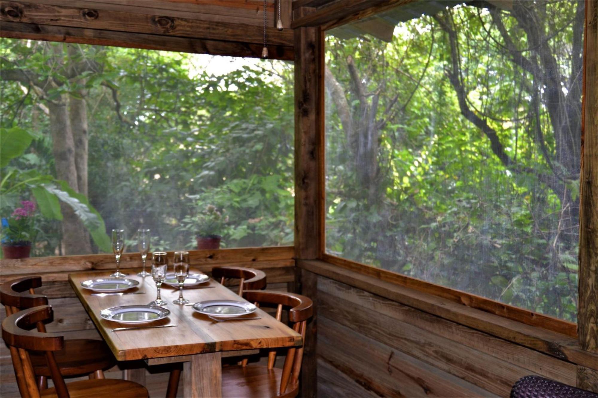 Iguana Roost Tourism Gold Standard Fully Equipped Two Bedroom Cabin San Ignacio Buitenkant foto