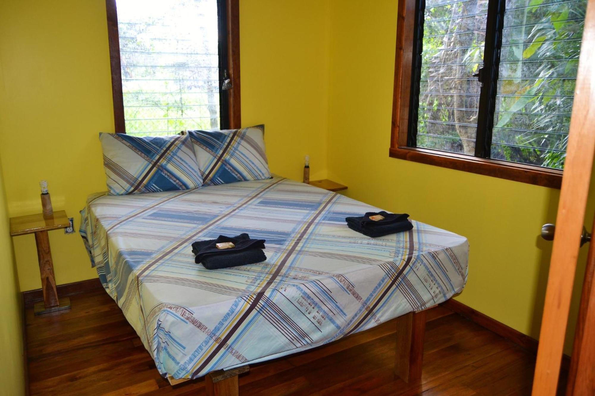 Iguana Roost Tourism Gold Standard Fully Equipped Two Bedroom Cabin San Ignacio Buitenkant foto